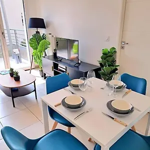 Casa Rosa : Moderne Avec Balcon Tassin-la-Demi-Lune